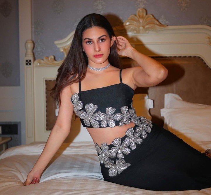 The beauty in black