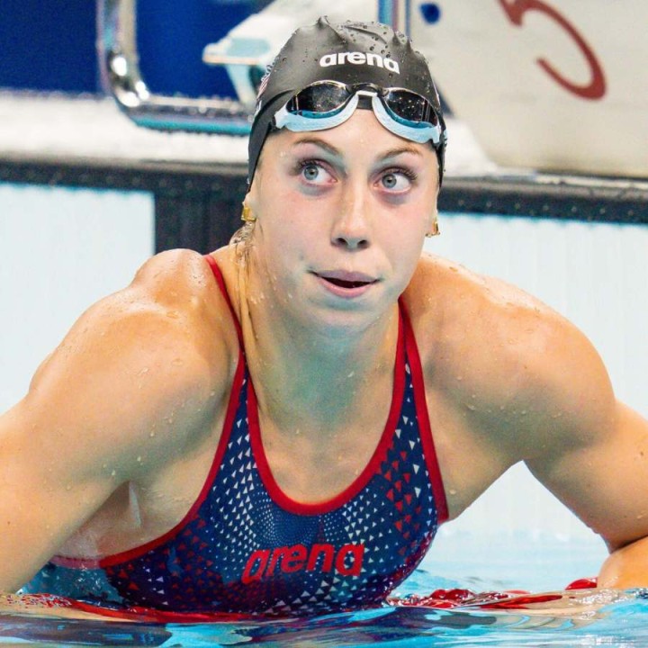 ফ্লোরিডায় আয়োজিত টাইর প্রো সিরিজ় মিটে নতুন কীর্তি গড়লেন আমেরিকার দুই মহিলা সাঁতারু। দু’জনেই নিজেদের আগের বিশ্বরেকর্ড ভেঙে নতুন নজির গড়েছেন।