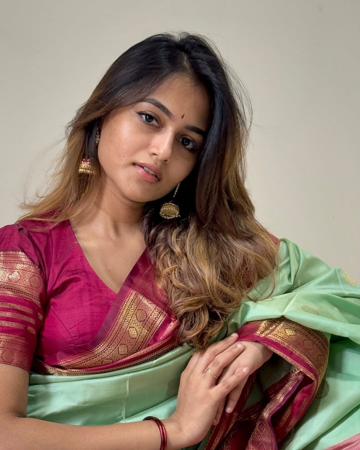 இந்திய நடிகை மற்றும் மாடல் கைரா