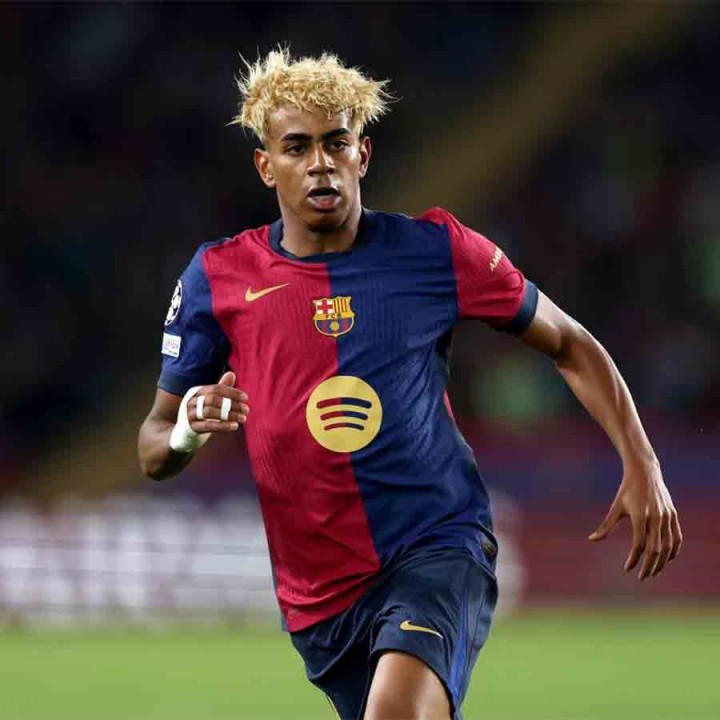 শেষ চারের প্রথম পর্বের দ্বৈরথের আকর্ষণের কেন্দ্রে ছিল লামিনে ইয়ামাল-ডেনজ়িল ডামফ্রিস দ্বৈরথ। বার্সা তারকা নিজে গোল করেছিলেন একটি, করিয়েছিলেন দু’টি।