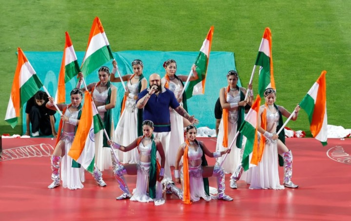 THE INDIAN ARMED FORCES GETS A MUCH DESERVED TRIBUTE. ???  - Well done, BCCI.