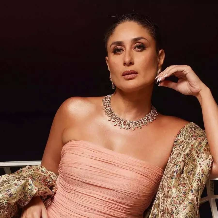 করিনা নিজে মনে করেন, মা হওয়ার পরে মহিলাদের শক্তি আরও বেড়ে যায়।