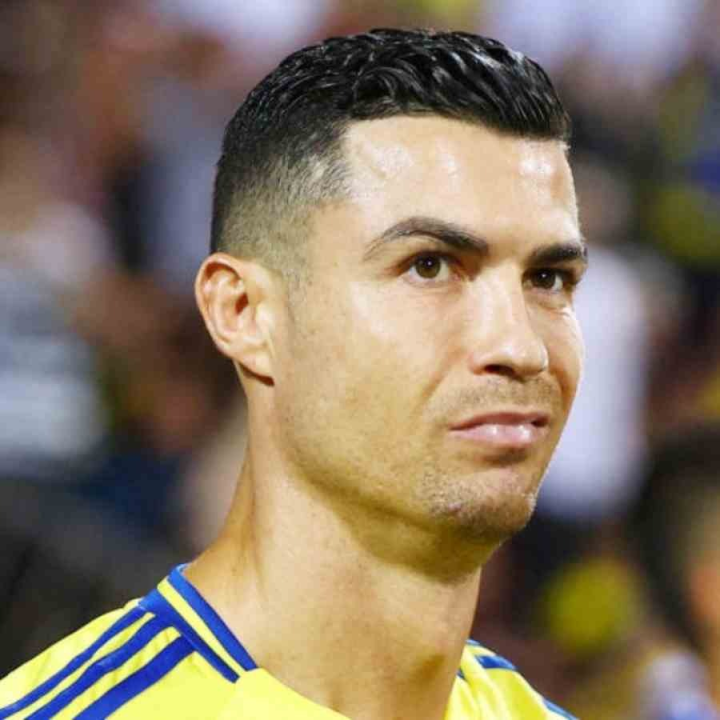 আল নাসেরের খেলায় খুশি নন ক্রিশ্চিয়ানো রোনাল্ডো। ফলে এখনই ক্লাবের সঙ্গে চুক্তি বাড়াতে চাইছেন না তিনি। কী সিদ্ধান্ত নিতে চাইছেন রোনাল্ডো?