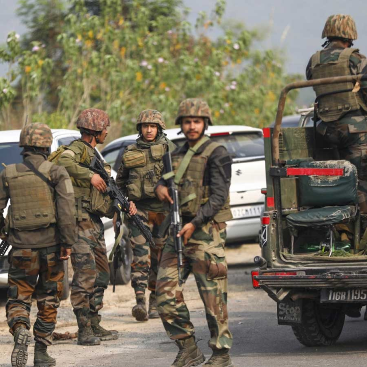 সোমবার রাতে জম্মুর সাম্বায় পাক সীমান্ত লাগোয়া এলাকায় ড্রোন ঘোরাঘুরি করতে দেখা গিয়েছে বলে খবর ছড়ায়। ড্রোনের খবর শোনা যায় পঞ্জাবের জলন্ধরেও। যদিও সেনা জানিয়েছে, পরে তারা শত্রুপক্ষের আর কোনও ড্রোন এলাকায় দেখতে পায়নি।