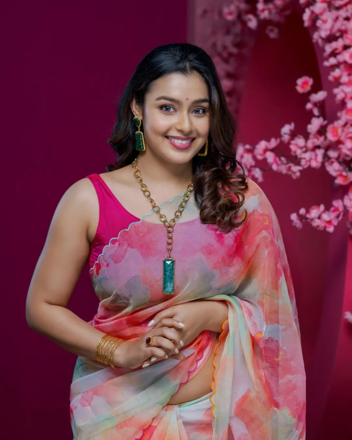 മോക്ഷയെ ഇഷ്ടമാണോ