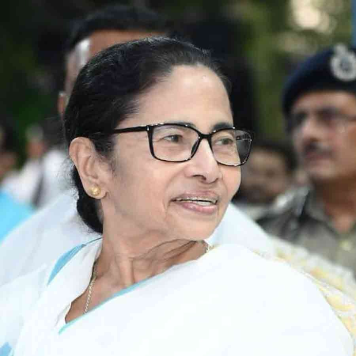 নিউ টাউনে তৈরি হবে ‘ইন্টারন্যাশনাল ইনফর্মেশন টেকনোলজি, এন্টারটেনমেন্ট অ্যান্ড কালচারাল পার্ক’ (আইআইটিইসি পার্ক)। মুখ্যমন্ত্রী জানালেন, তারই বাংলা নাম হবে ‘বিশ্ব অঙ্গন’।