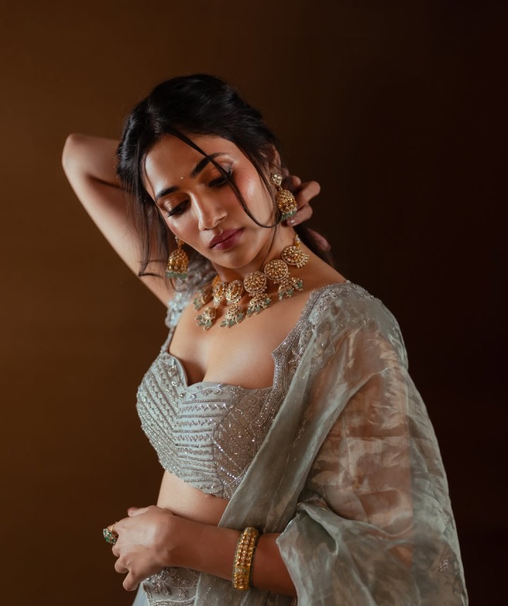 Losliya mariyanesan