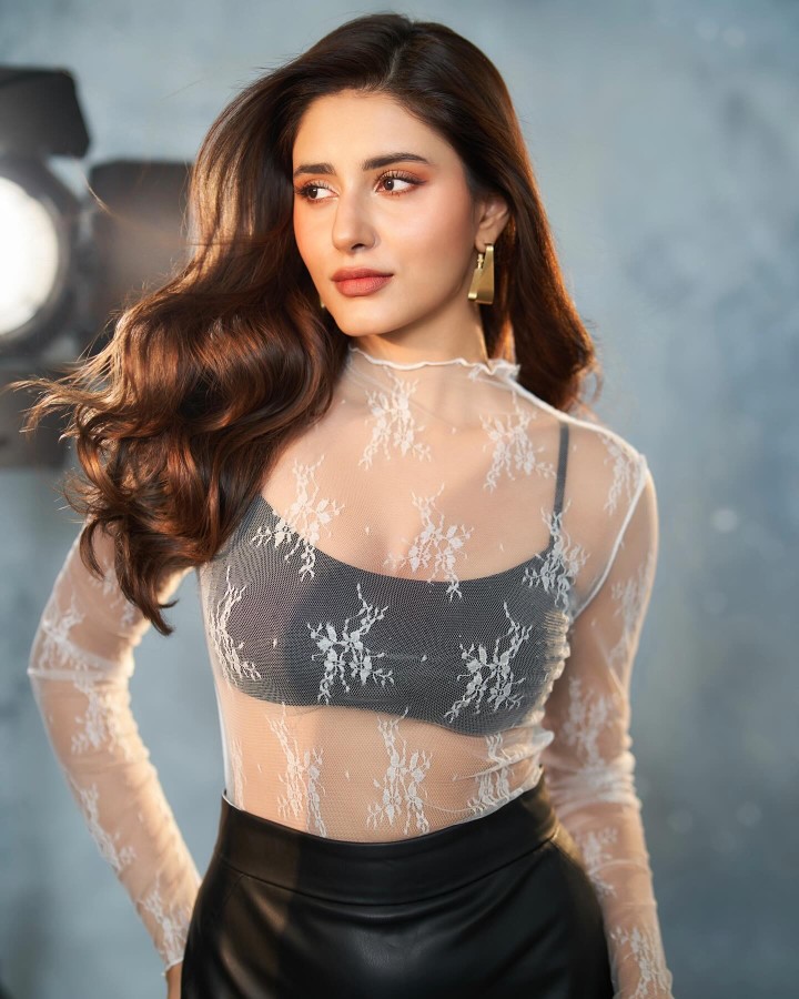 Mere dil ki khushi hai teri tasveer