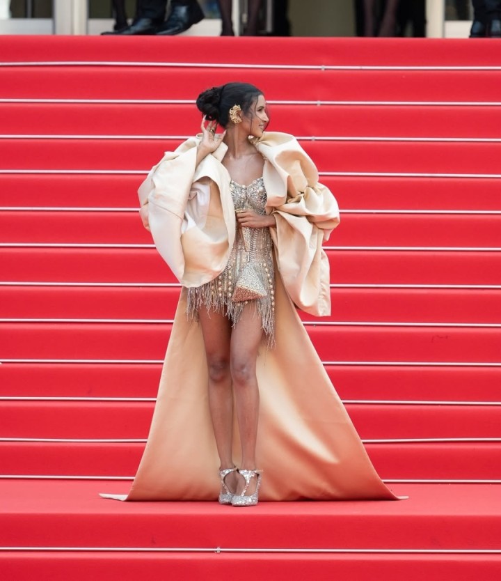 નેન્સી ત્યાગી કાન્સ 2025 માં તેની માતાના પ્રિય રંગથી પ્રેરિત, જાતે બનાવેલ મોતીથી શણગારેલા ડ્રેસમાં ચમકી