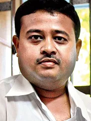 दिब्येंदु अधिकारी