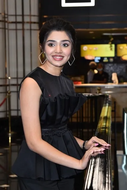 Actress Krithi Shetty Looks Stunning In Black Dress - Oneindia