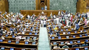 অফিসের সময় পেরিয়ে গেলে ফোন কল-ইমেল নয়! লোকসভায় পেশ হল নতুন বিল