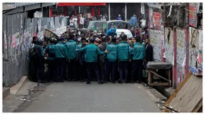 বাংলাদেশে গণতন্ত্রের মহাপরীক্ষা আজ, কঠোর নিরাপত্তায় বুথে বুথে চলছে ভোটগ্রহণ