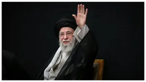 খামেনির প্রাণসংকটের আশঙ্কা! জরুরি পরিস্থিতিতে ইরানের হাল ধরতে প্রস্তুত বিশ্বস্ত লারজানি