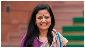 বাঙালিই স্বাধীনতার লড়াইয়ের অগ্রদূত, মহুয়া মৈত্রের বিতর্কিত মন্তব্যে ঝড়