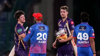 ফিন অ্যালেনের বিধ্বংসী সেঞ্চুরিতে দিল্লিকে হারাল কলকাতা, প্লে-অফের লড়াইয়ে ফিরল নাইটরা