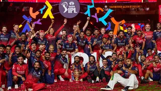 ১২ মাসের ব্যবধানে পরপর দু'বার আইপিএল চ্যাম্পিয়ন বেঙ্গালুরু, স্বপ্নের দৌড় আরসিবির