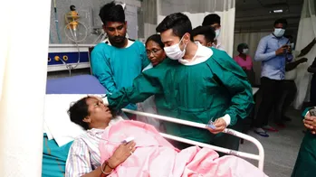 তৃণমূল সাংসদ মিতালি বাগের গাড়িতে হামলা দলীয় অন্তর্দ্বন্দ্বেই, রিপোর্ট জেলা নির্বাচনী আধিকারিকের, হাসপাতালে গেলেন অভিষেক
