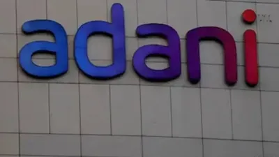 નવી વૈશ્વિક રોકાણકારોની આસ્થા વચ્ચે અદાણી જૂથે $15 બિલિયન એકત્ર કરતાં 'અદાણી ફરીથી ફ્રન્ટ ફૂટ પર'