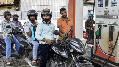 “E10 பெட்ரோல் தான் டூவீலர்களுக்கு நல்லது..” E20 சர்ச்சைக்கு நடுவே விவாதமாகும் நிதி ஆயோக் அறிக்கை