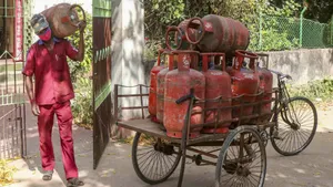As Lpg Gas Shortage Bites Thieves Make Off With Delivery Cylinders In Tamil Nadu 8022607.html