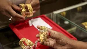 Chennai Gold Rate Today Know Which Jewellery Shop Offers Gold At Cheaper Price 22 Karat 14235 Gram 8064703.html