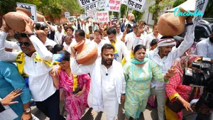 Delhi Water Crisis Amid Heatwave Aap Mla Kuldeep Kumar Leads Matka Phod Protest Blames Bjp For S 014 8102647.html