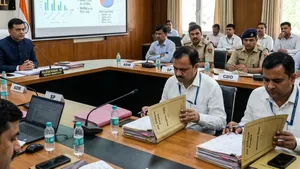 Salary Cuts Show Cause Notices Issued In Meerut Igrs Review Pilibhit Questions Excess Urea Sales 011 8085107.html