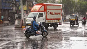 Mumbai Weather Update Maha Capital To Get Heavy Rains As Imd Issues Yellow Alert 014 8107995.html