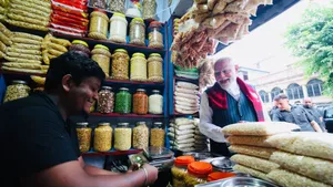 Jhalmuri Vendor Fakes Identity? Gives Two Names In Separate Interviews After PM Modi’s Visit-But Why?