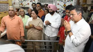 Delhi CM Rekha Gupta Offers Special Prayers At Gauri Shankar Temple On Somnath Temple’s 75th Year
