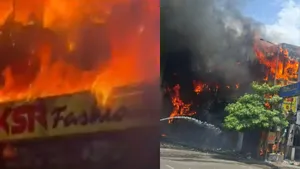 Massive Fire At KSR Fashions Near Maitrivanam Triggers Traffic Chaos In Hyderabad