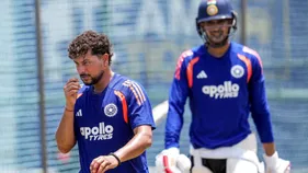 कुलदीप यादव को कोलंबो टेस्ट से बाहर कर BCCI ने दिया अजीब तर्क, भड़के फैंस ने लगा दी क्लास