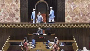 Sansad Mein Aaj Kya Hua: संसद के दोनों सदनों में बिहार SIR को लेकर हुआ जमकर हंगामा 