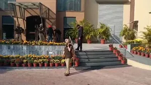 Mohali Schools: मोहाली के नामी स्कूलों को बम से उड़ाने की धमकी, भारी पुलिस बल तैनात, बच्चों को भेजा घर