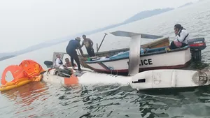 Pawan Hans Helicopter Crash: उड़ान के 45 मिनट बाद समुद्र में क्रैश हुआ हेलीकॉप्टर, जानें कैसे हुआ हादसा?