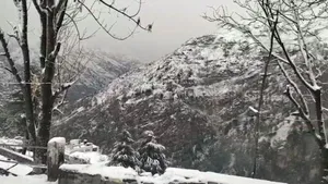 Uttarakhand Weather today बदला मौसम का मिजाज, बारिश व बर्फबारी का दौर जारी, 5 दिनों तक कैसा रहेगा मौसम