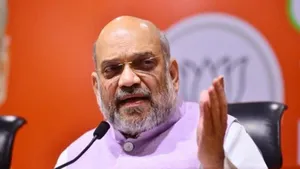 'अमित शाह जल्लाद, गुंडा', TMC सांसद ने पार की सारी हदें, उल्‍टा लटकाने की खुलेआम दी धमकी, देखें Video