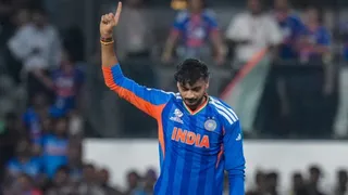 IND vs ENG: इतिहास रचने की दहलीज पर अक्षर पटेल, ऐसा करने वाले बनेंगे पहले भारतीय स्पिनर 