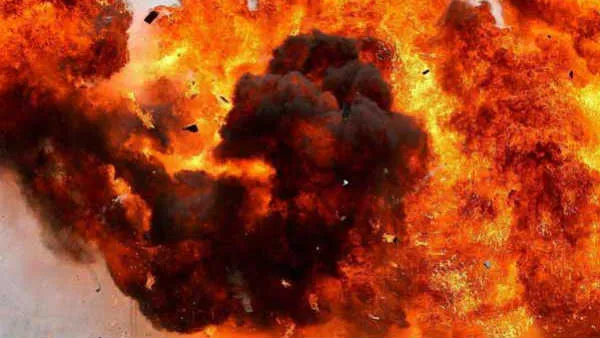 3 धमाकों में पाकिस्तान में मची चीख-पुकार, कई लोगों की हुई मौत 2 A Massive Explosion In Quetta, Pakistan