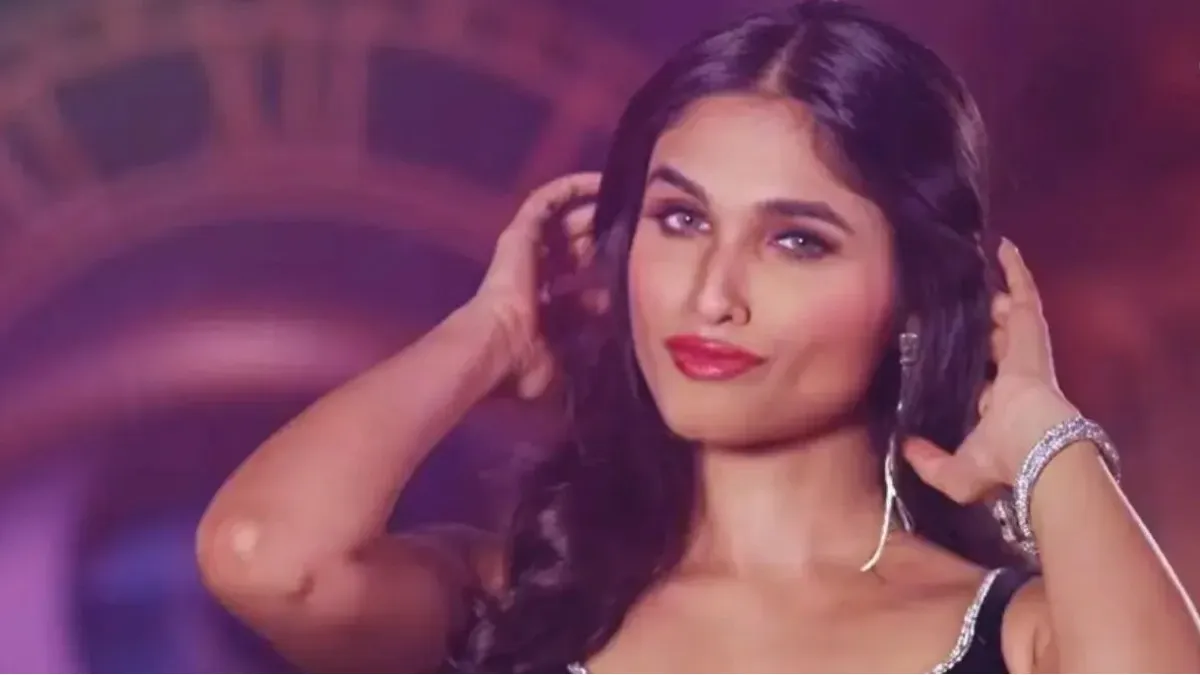 Bigg Boss 18: भविष्यवाणी करना खुद कशिश कपूर को पड़ा भारी, समेटना पड़ेगा  बोरिया बिस्तर | Kashish Kapoor is EVICTED from Bigg Boss 18 house salman  khan avinash mishra - Hindi Oneindia