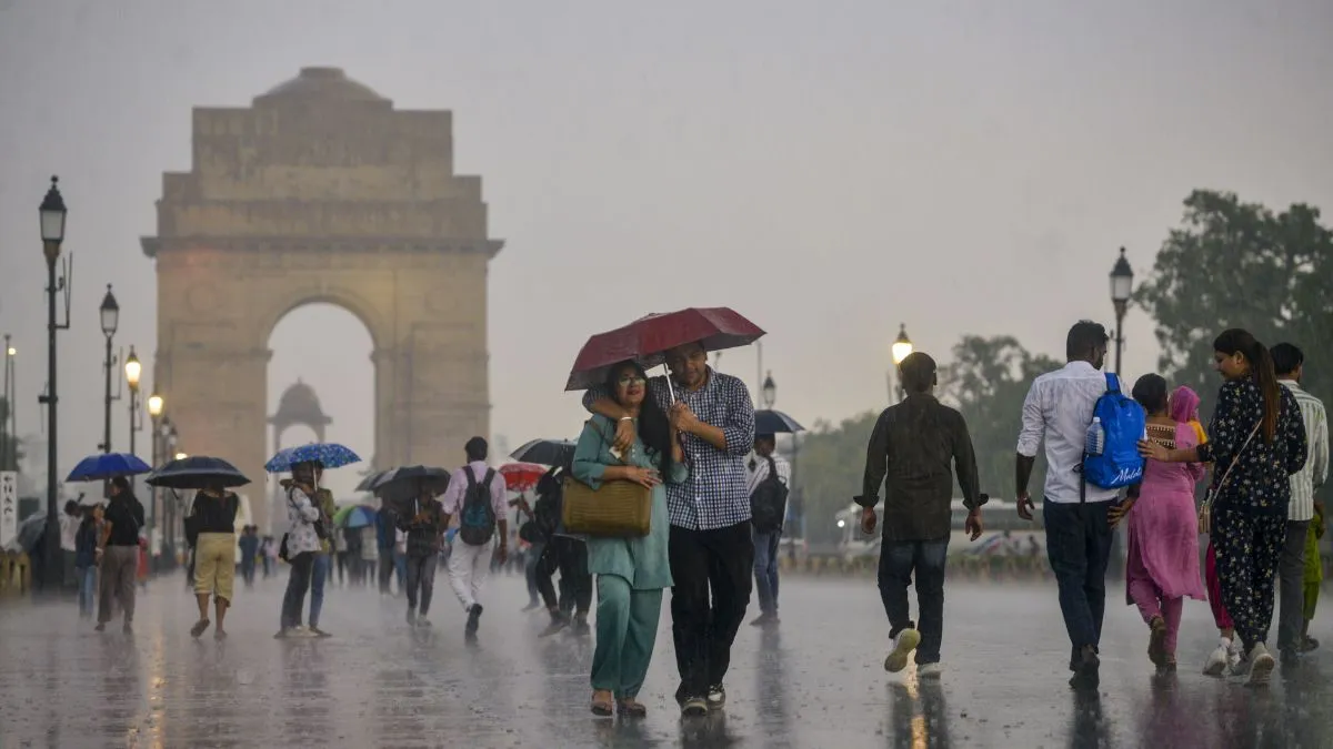 Weather: दिल्ली-एनसीआर में अगले 48 घंटे भारी, इन इलाकों में आज और कल होगी बारिश, IMD ने जारी किया अलर्ट