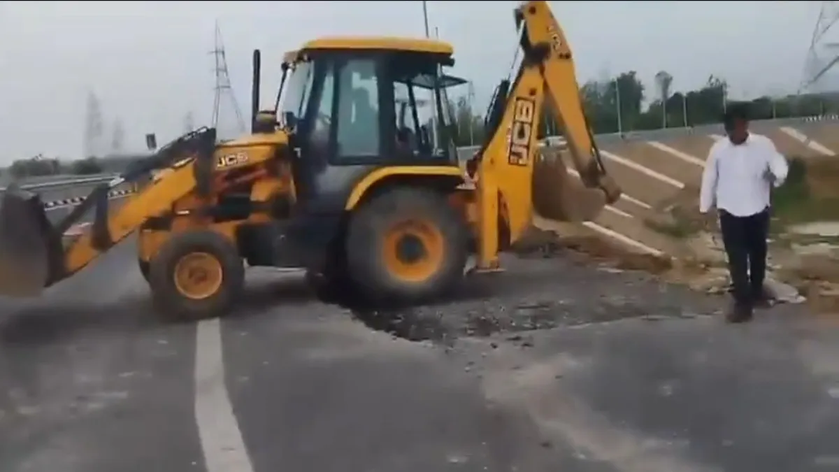 Ganga Expressway लिंक रोड Unnao में 7 मीटर धंसी: पहली ही बारिश में खुली पोल! 68 दिन पहले PM ने किया था उद्घाटन