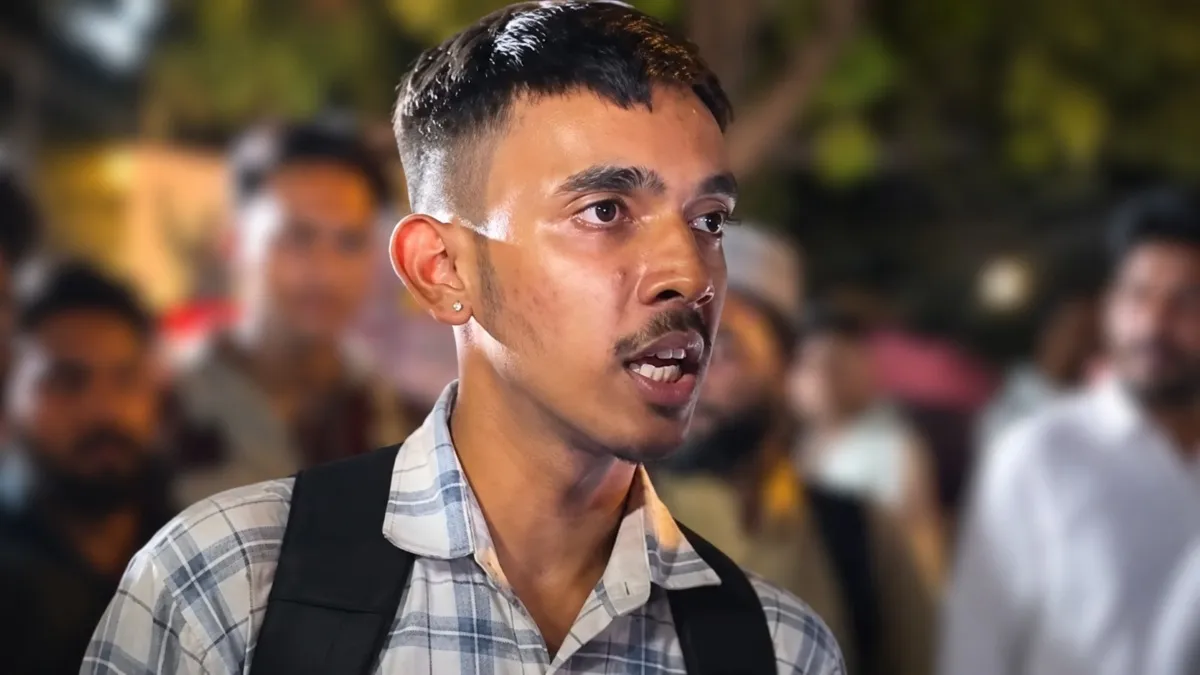 https://imagesvs.oneindia.com/webp/hi/img/2026/07/neetprotestjantarmantarviralvideo-48351784268509.jpg