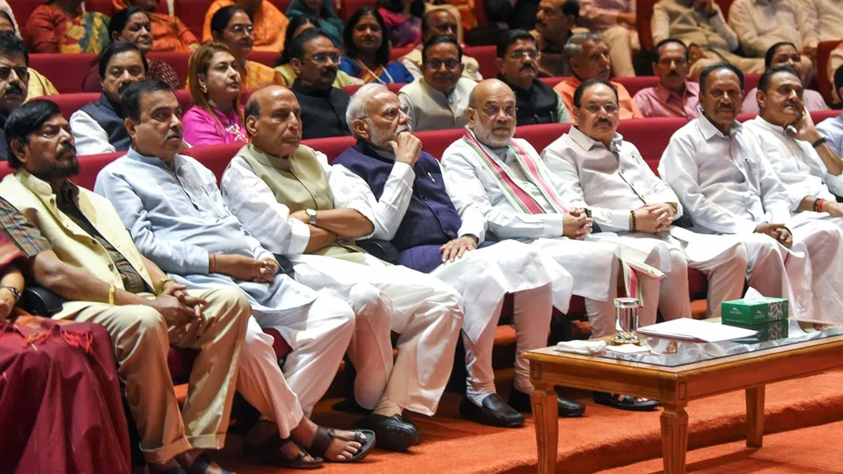 Cabinet Reshuffle: 20 सांसदों को मिलेगा मंत्री पद? रेस में कौन-कौन? मोदी कैबिनेट में फेरबदल की चर्चा फिर तेज