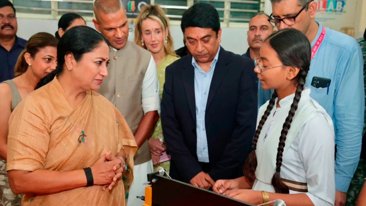 CM रेखा गुप्ता ने पितमपुरा स्कूल में खोली हाईटेक STEM लैब, सरकारी स्कूलों के छात्रों को मिलेगा बड़ा फायदा