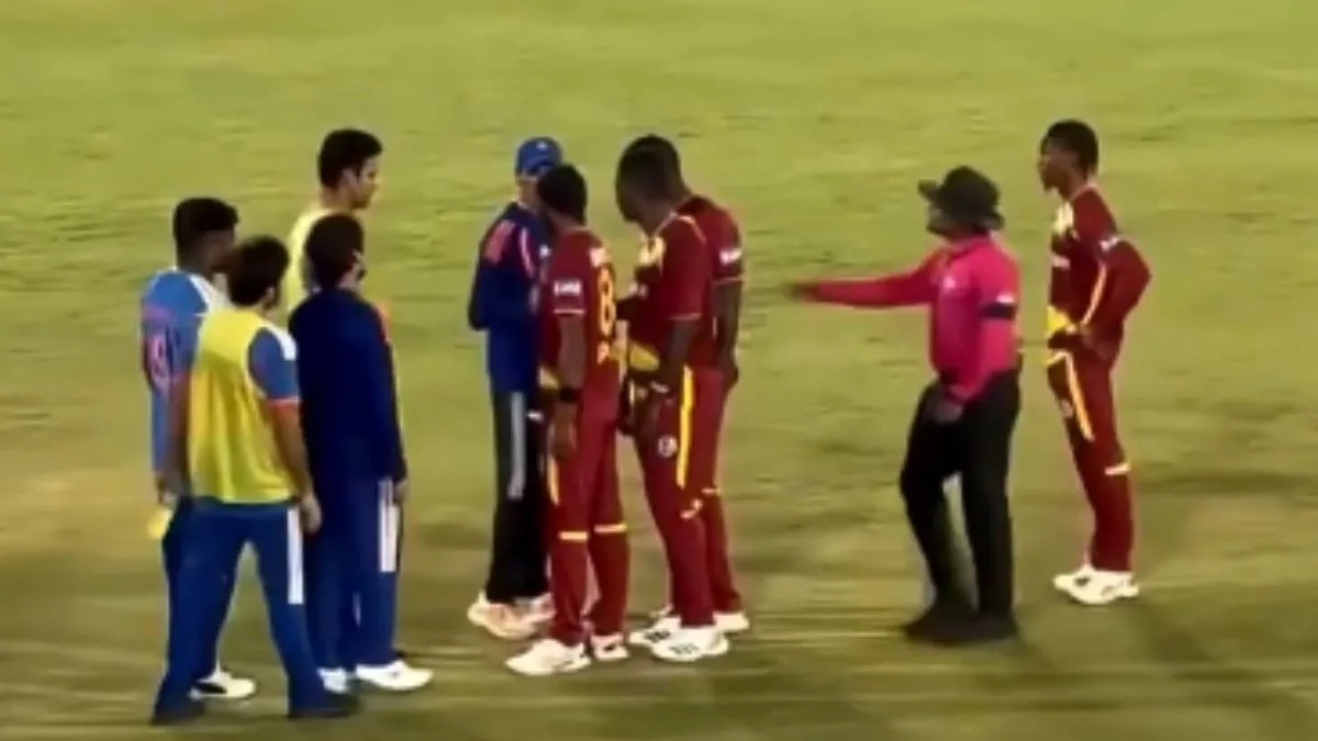 अभिषेक शर्मा और कीमो पॉल के बीच तीखी बहस? मैच के बाद हैंडशेक के दौरान गरमाया माहौल, अंपायर बीच में आए