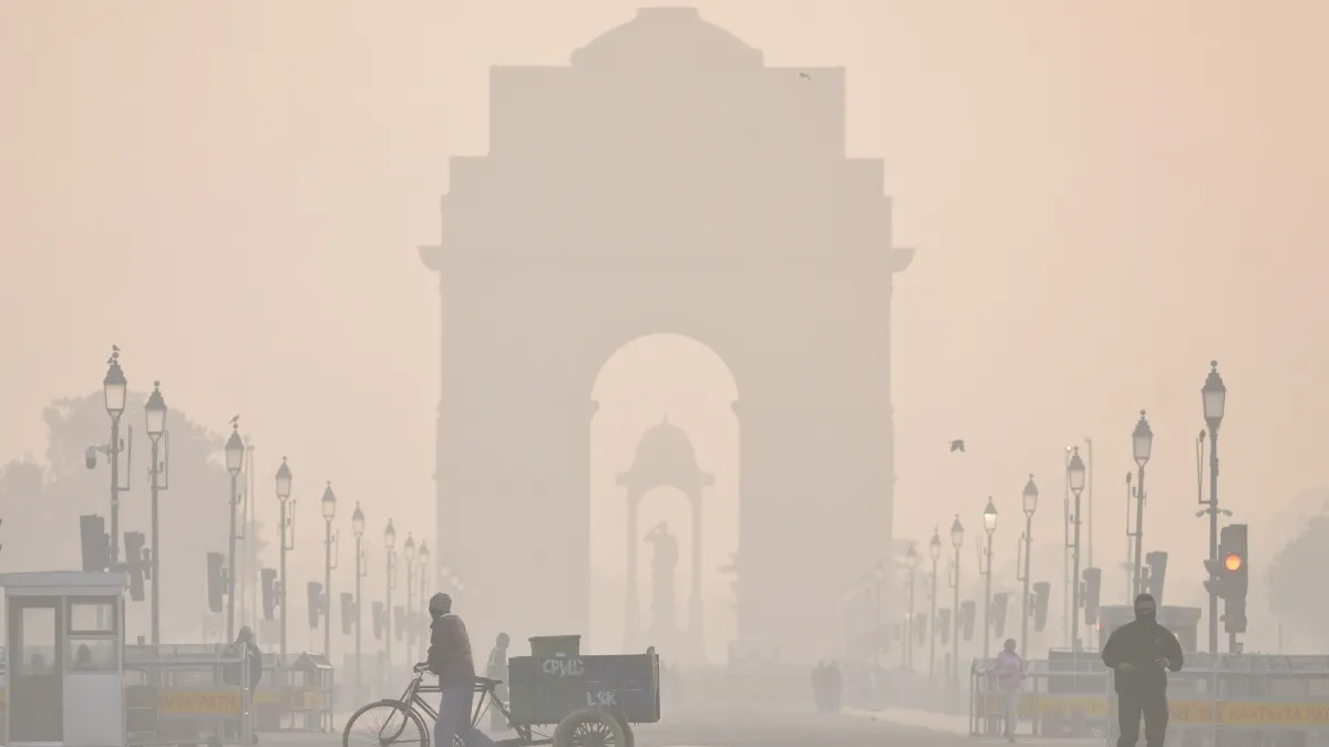 Delhi-NCR में GRAP-1 लागू: दशहरे के बाद AQI 233 पहुंचा, प्रदूषण रोकने के लिए सख्ती, क्या-क्या बदलेगा?