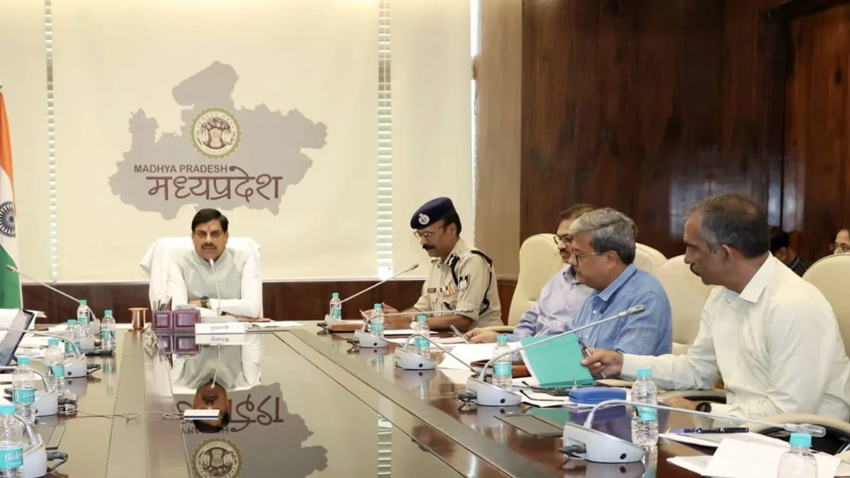 MP News: कार्बाइड गन और लैम्प के इस्तेमाल पर सख्ती, हादसा हुआ तो कलेक्टर-SP होंगे जिम्मेदार: CM मोहन यादव
