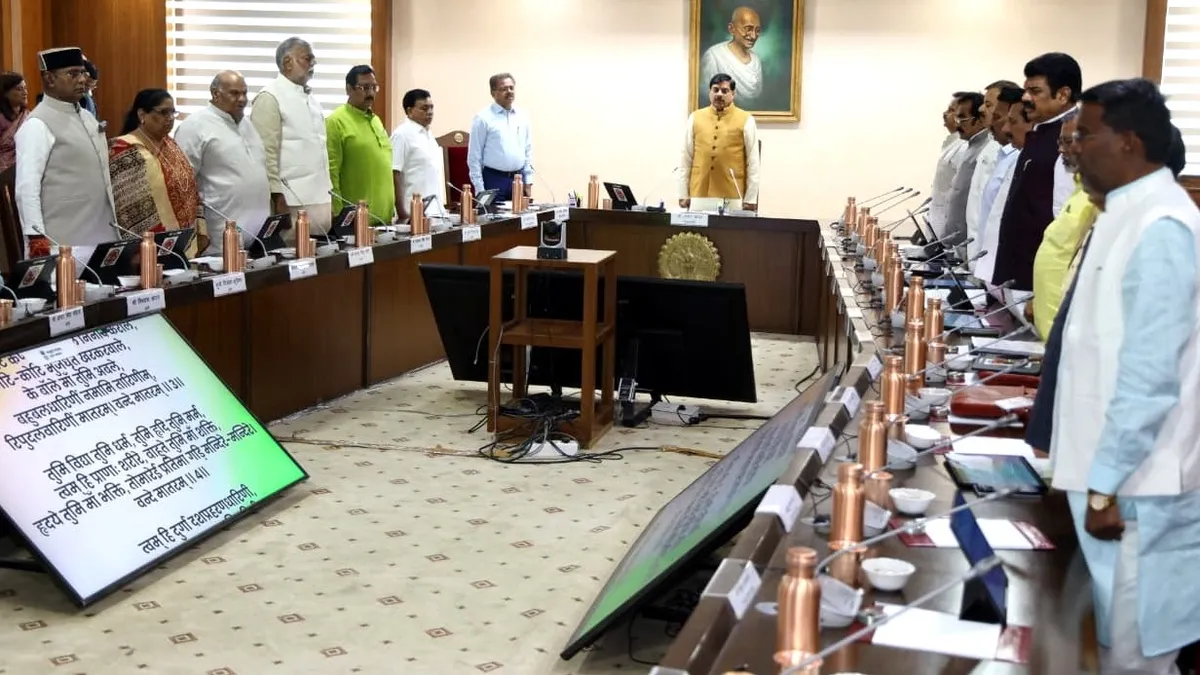 MP कैबिनेट के बड़े फैसले: जबलपुर-इंदौर इकोनॉमिक कॉरिडोर के लिए बनेगी कंपनी, सोयाबीन किसानों को मिलेगा भावांतर योजना का लाभ